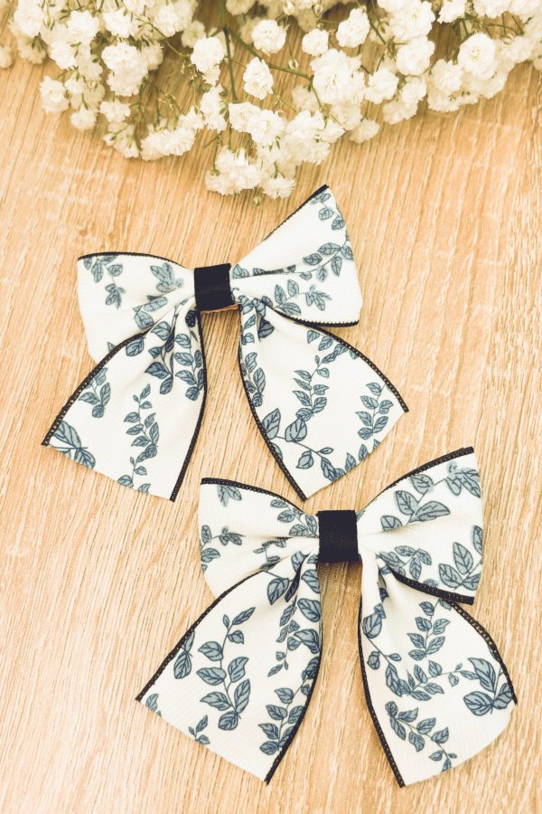 Adorable Blue Floral Bow Set - Image 3
