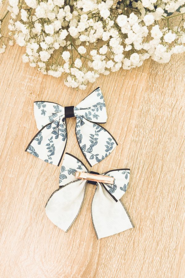 Adorable Blue Floral Bow Set - Image 5