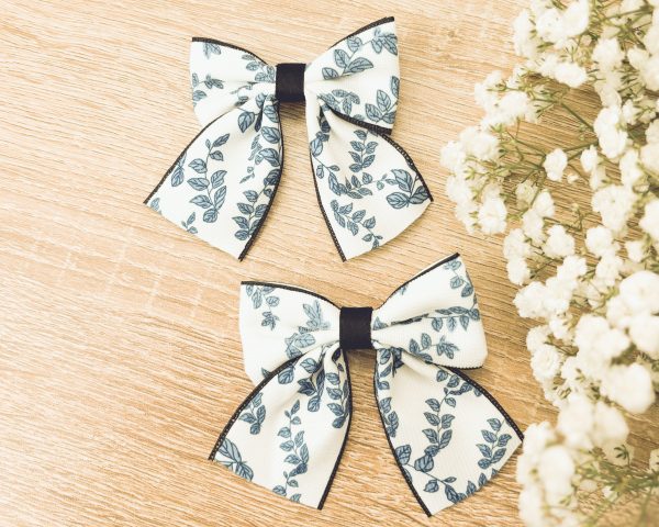 Adorable Blue Floral Bow Set - Image 10