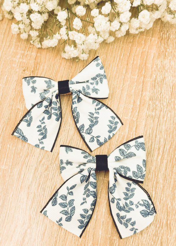 Adorable Blue Floral Bow Set - Image 4
