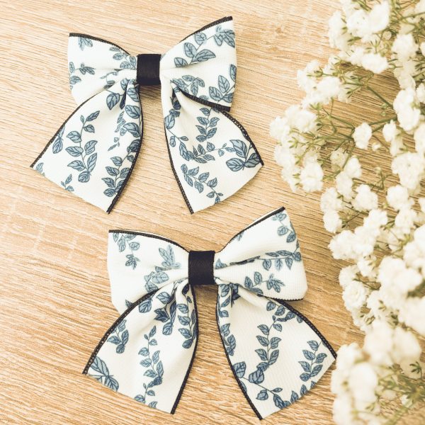 Adorable Blue Floral Bow Set - Image 9