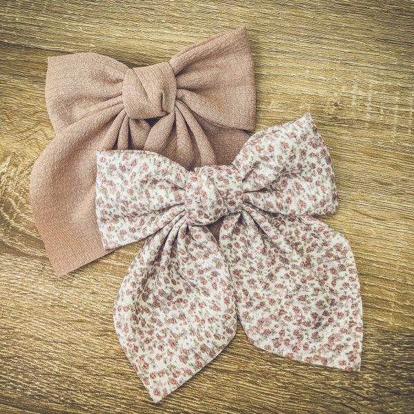 Adorable Soft Floral Bow Set - Image 2