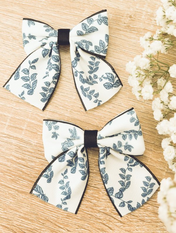 Adorable Blue Floral Bow Set - Image 2